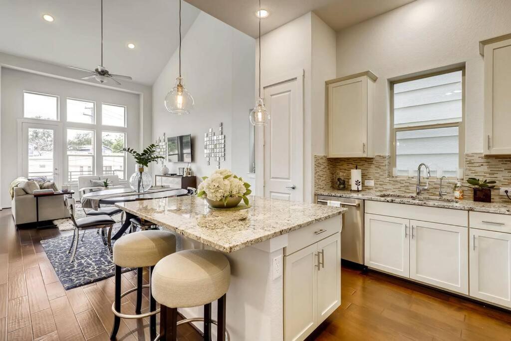 Gorgeous 4 Bed Home On St Mary'S - Minutes To Riverwalk/Pearl San Antonio Eksteriør billede