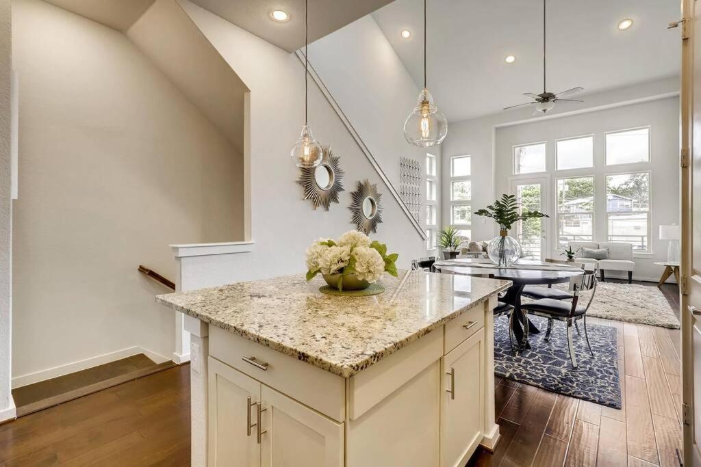 Gorgeous 4 Bed Home On St Mary'S - Minutes To Riverwalk/Pearl San Antonio Eksteriør billede