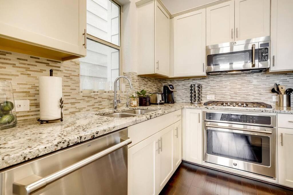 Gorgeous 4 Bed Home On St Mary'S - Minutes To Riverwalk/Pearl San Antonio Eksteriør billede